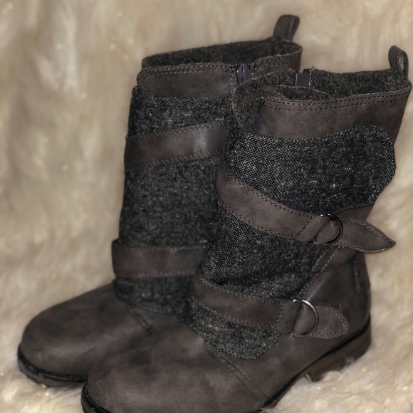 Boots - Picture 2 of 2